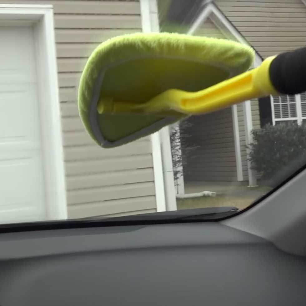 Easy Glass Cleaner